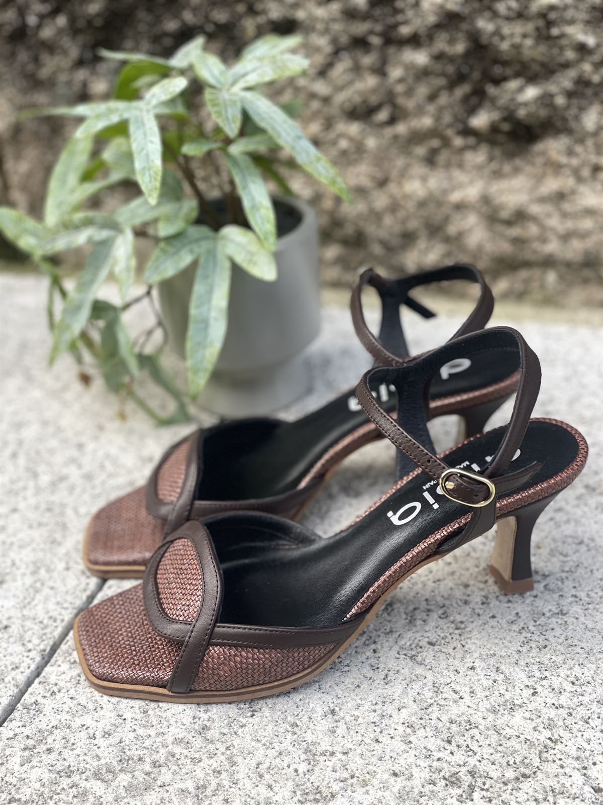 Sandalia tacón Dibia by Ezzio 56288 cacao y  marrón chocolate - Imagen 4