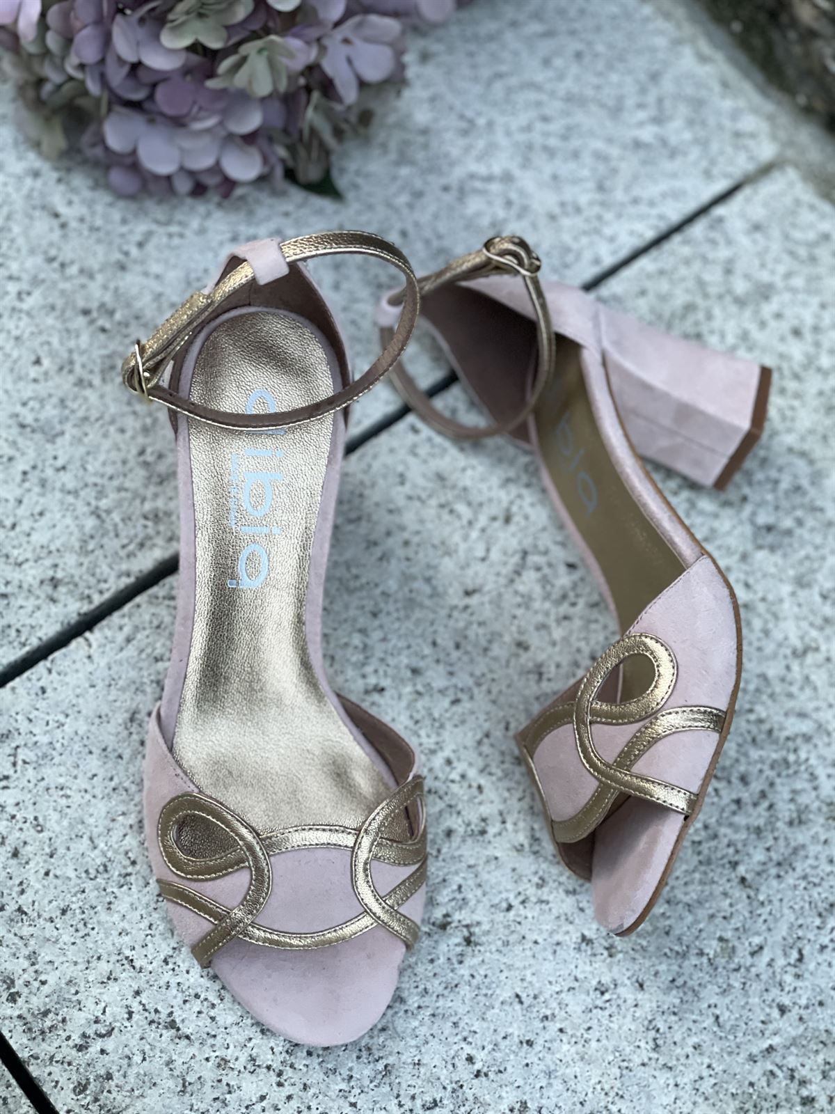 Sandalia tacón Dibia by Ezzio 56297 ante piel rosa nude - Imagen 1