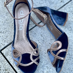 Sandalia tacón Dibia by Ezzio 56297 terciopelo azul índigo - Imagen 2