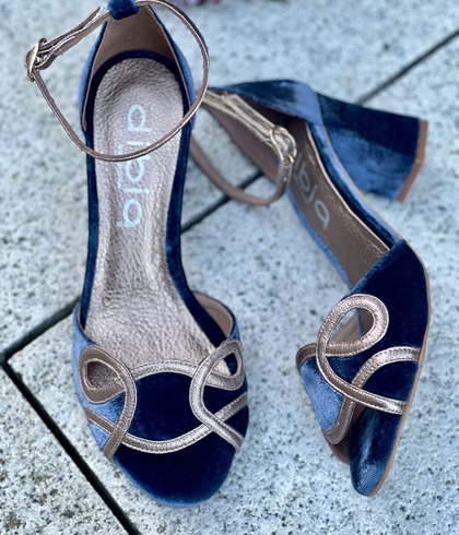 Sandalia tacón Dibia by Ezzio 56297 terciopelo azul índigo - Imagen 2