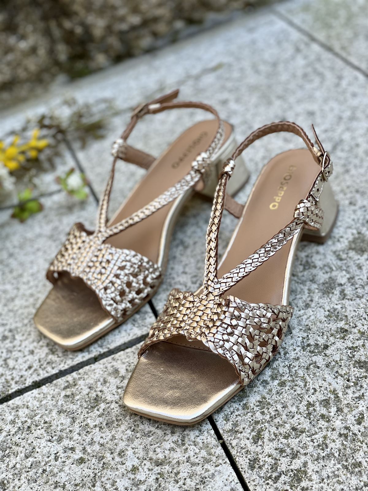 Sandalia tacón medio Piel trenzada 79234 BLISSFIELD PLATINO - Imagen 2