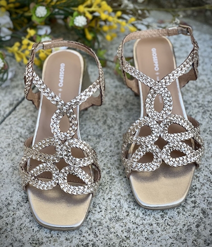 Sandalia tacón medio Piel trenzada 79234 CRESCENT PLATINO - Imagen 1