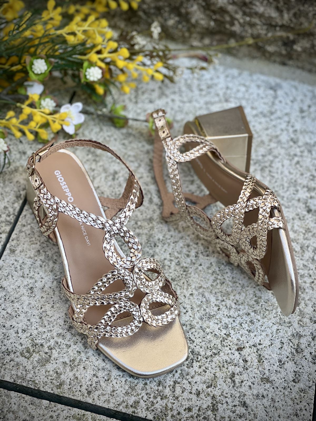 Sandalia tacón medio Piel trenzada 79234 CRESCENT PLATINO - Imagen 2