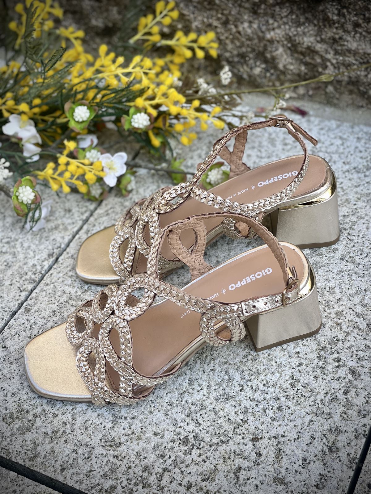 Sandalia tacón medio Piel trenzada 79234 CRESCENT PLATINO - Imagen 3