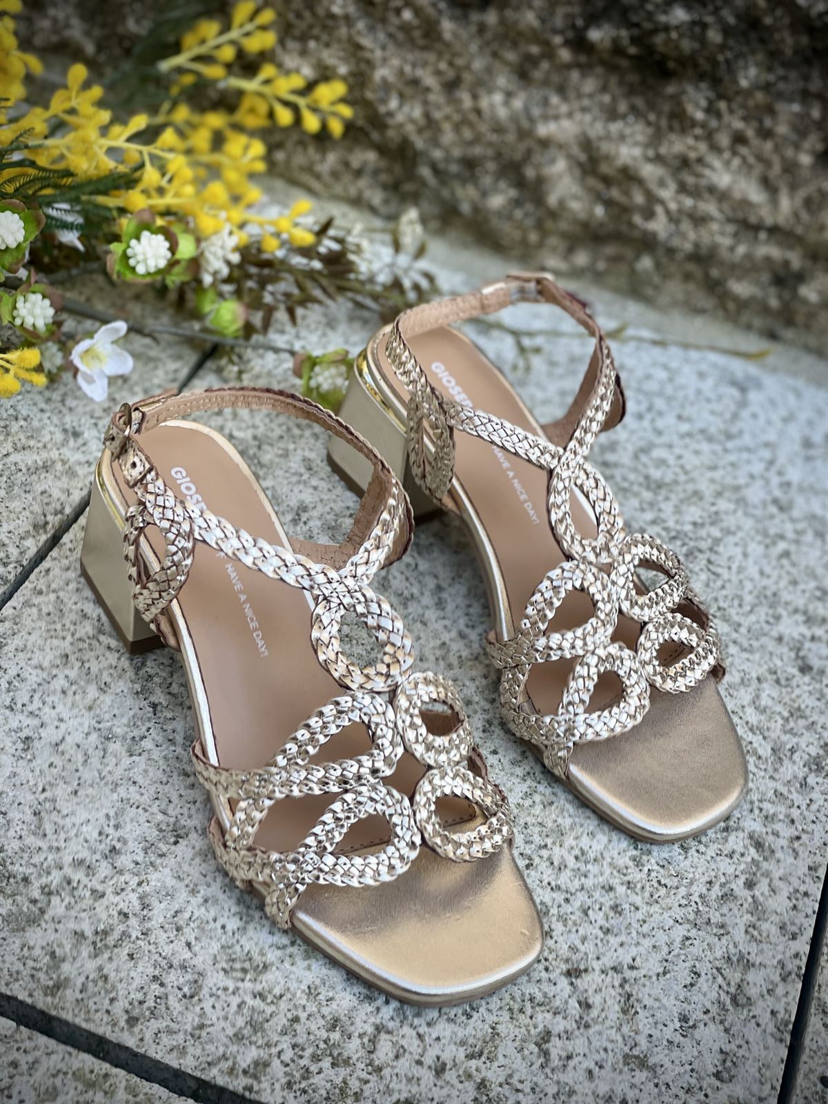 Sandalia tacón medio Piel trenzada 79234 CRESCENT PLATINO - Imagen 4