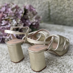 Sandalia vestir tacón Dibia by Ezzio 56299 plataforma oro claro - Imagen 2