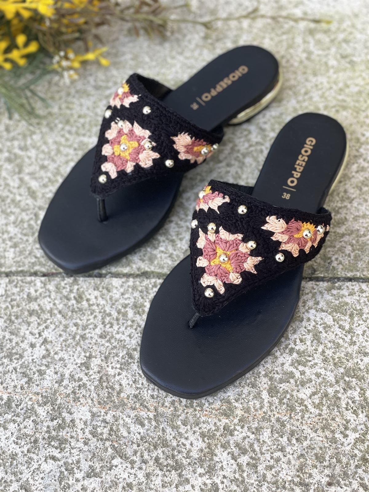 Sandalias de dedo CROCHET Y TACHAS Gioseppo ISIOLO 78631 NEGRO - Imagen 1