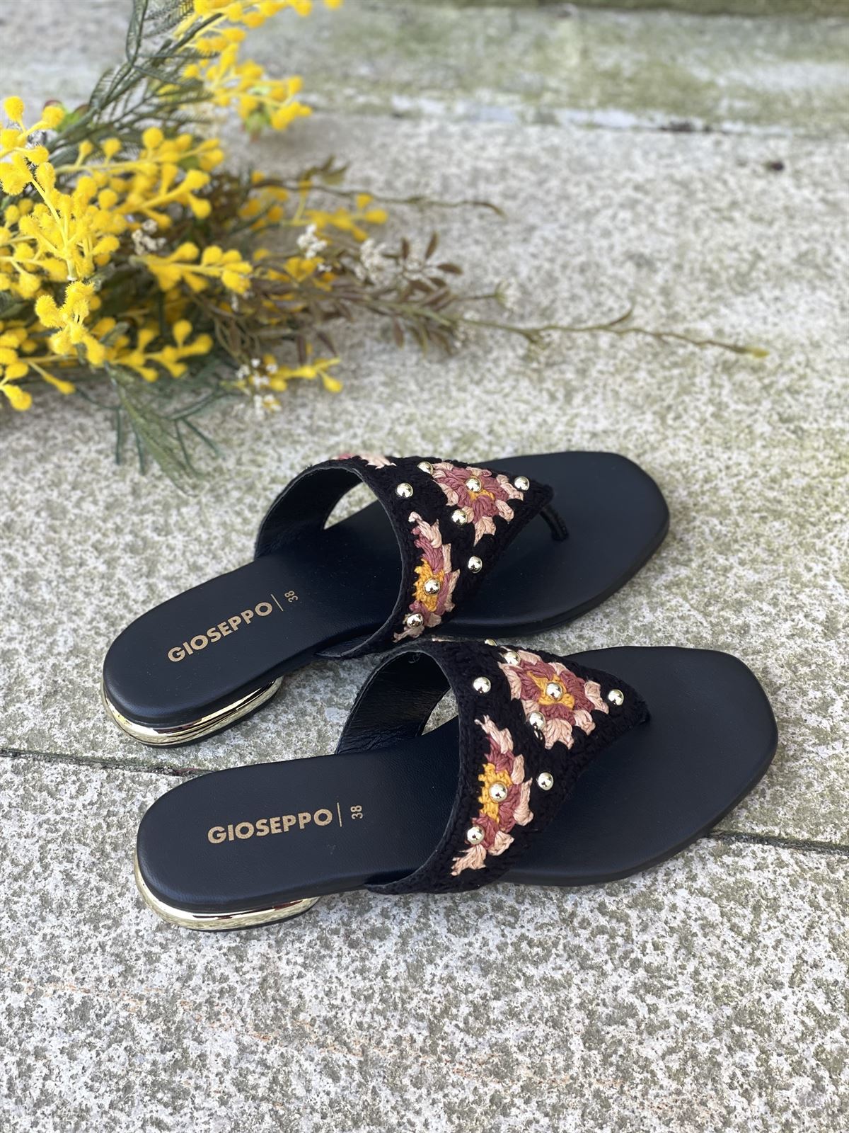 Sandalias de dedo CROCHET Y TACHAS Gioseppo ISIOLO 78631 NEGRO - Imagen 2