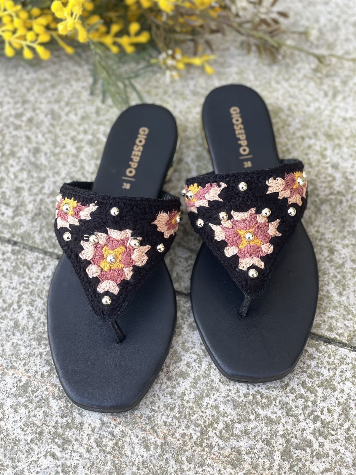 Sandalias de dedo CROCHET Y TACHAS Gioseppo ISIOLO 78631 NEGRO - Imagen 3