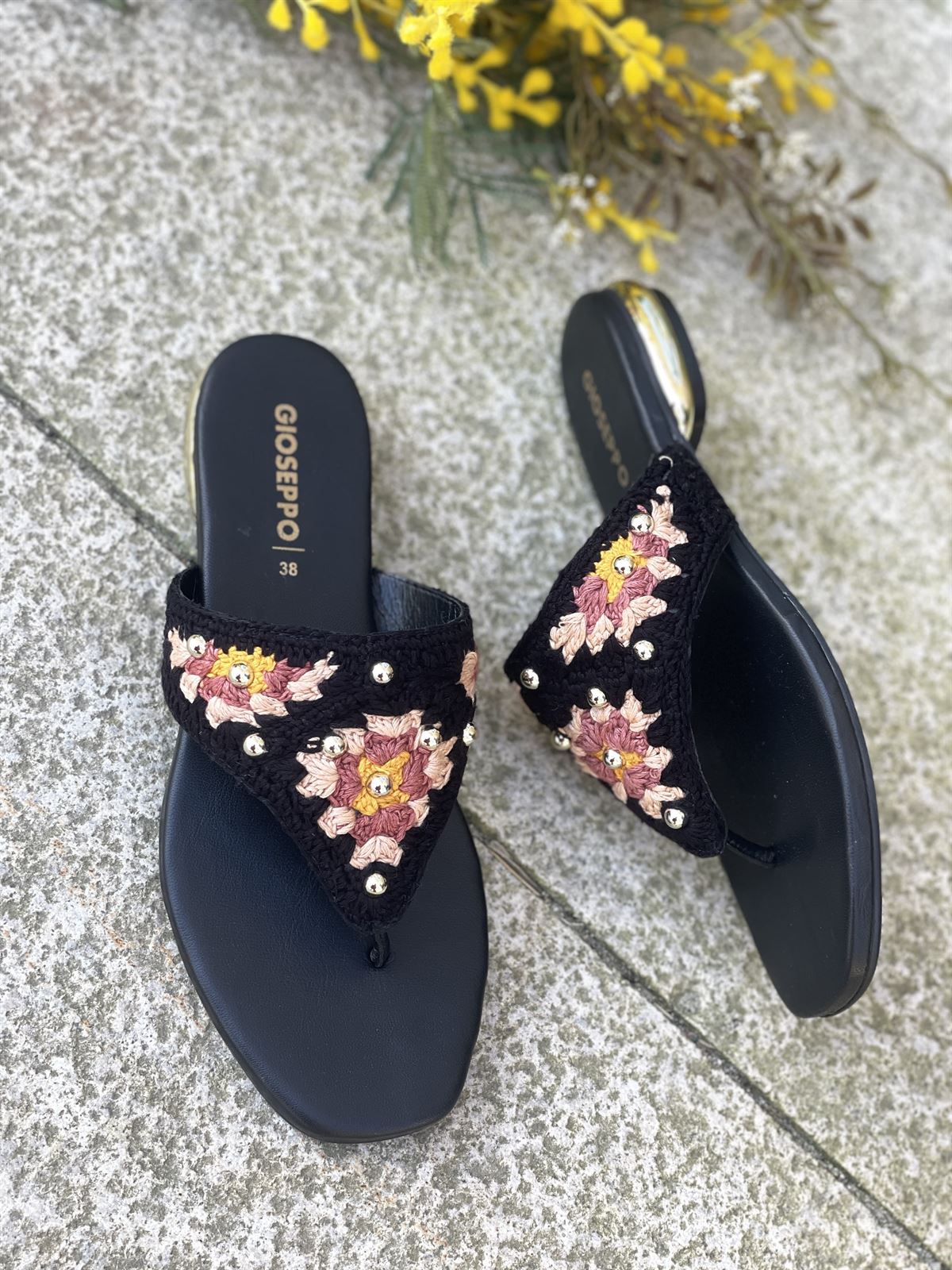 Sandalias de dedo CROCHET Y TACHAS Gioseppo ISIOLO 78631 NEGRO - Imagen 4