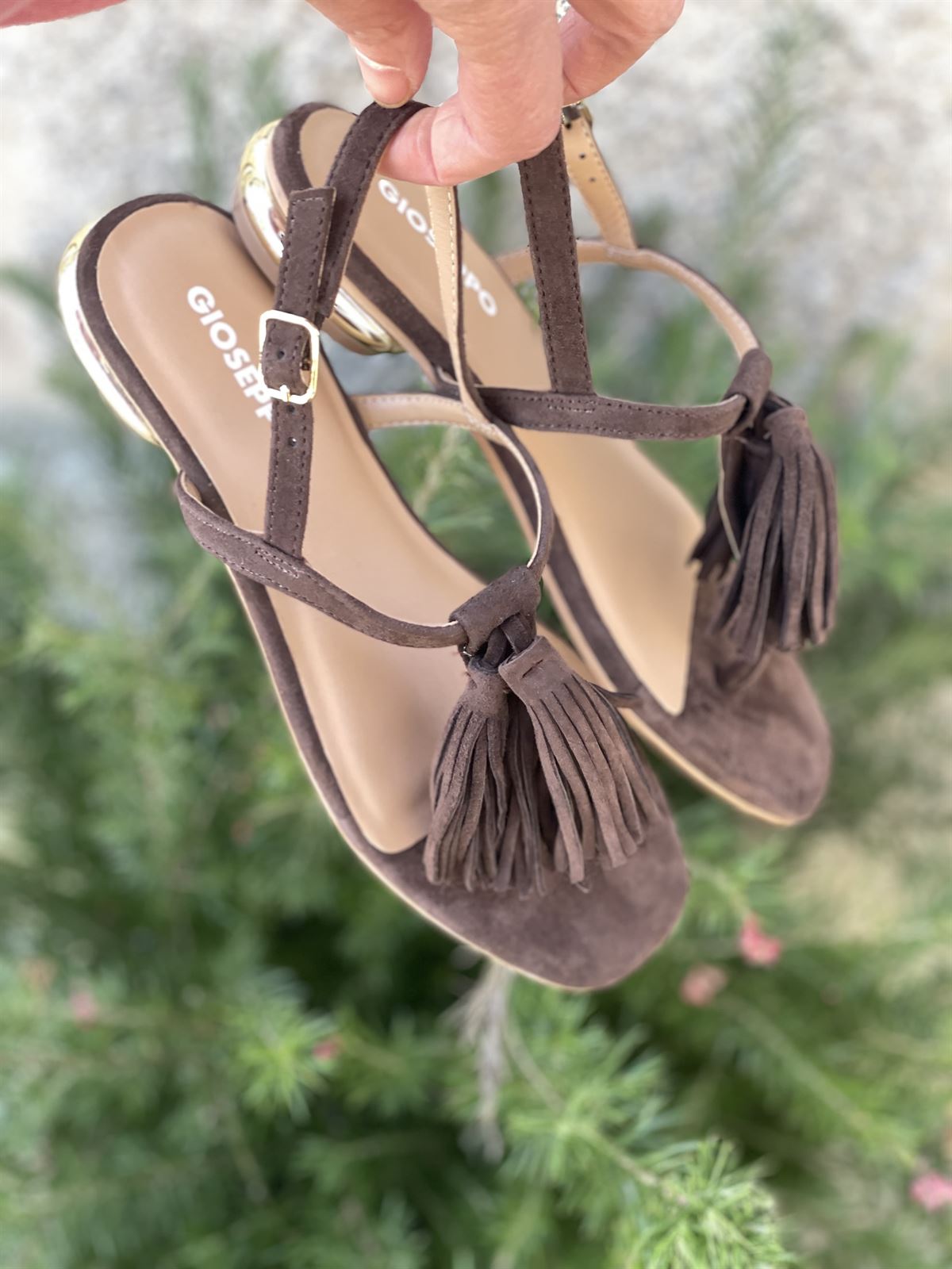 Sandalias Gioseppo PIEL FLECOS ESCANABA 78281 MARRON - Imagen 1