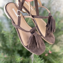 Sandalias Gioseppo PIEL FLECOS ESCANABA 78281 MARRON - Imagen 1