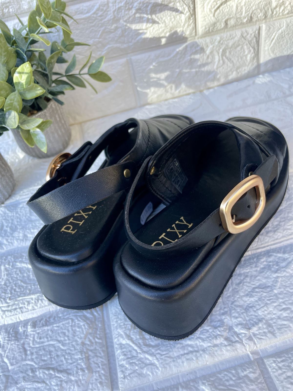 Sandalias PIXY Bio estilo retro negra - Imagen 3