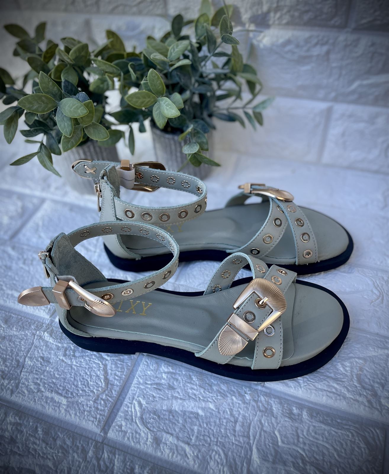 Sandalias PIXY hebillas y tachas color menta - Imagen 4