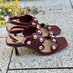 SANDALIAS TACÓN PIEL TACHAS KAKUMA REF: 78747- BURDEOS - Imagen 1