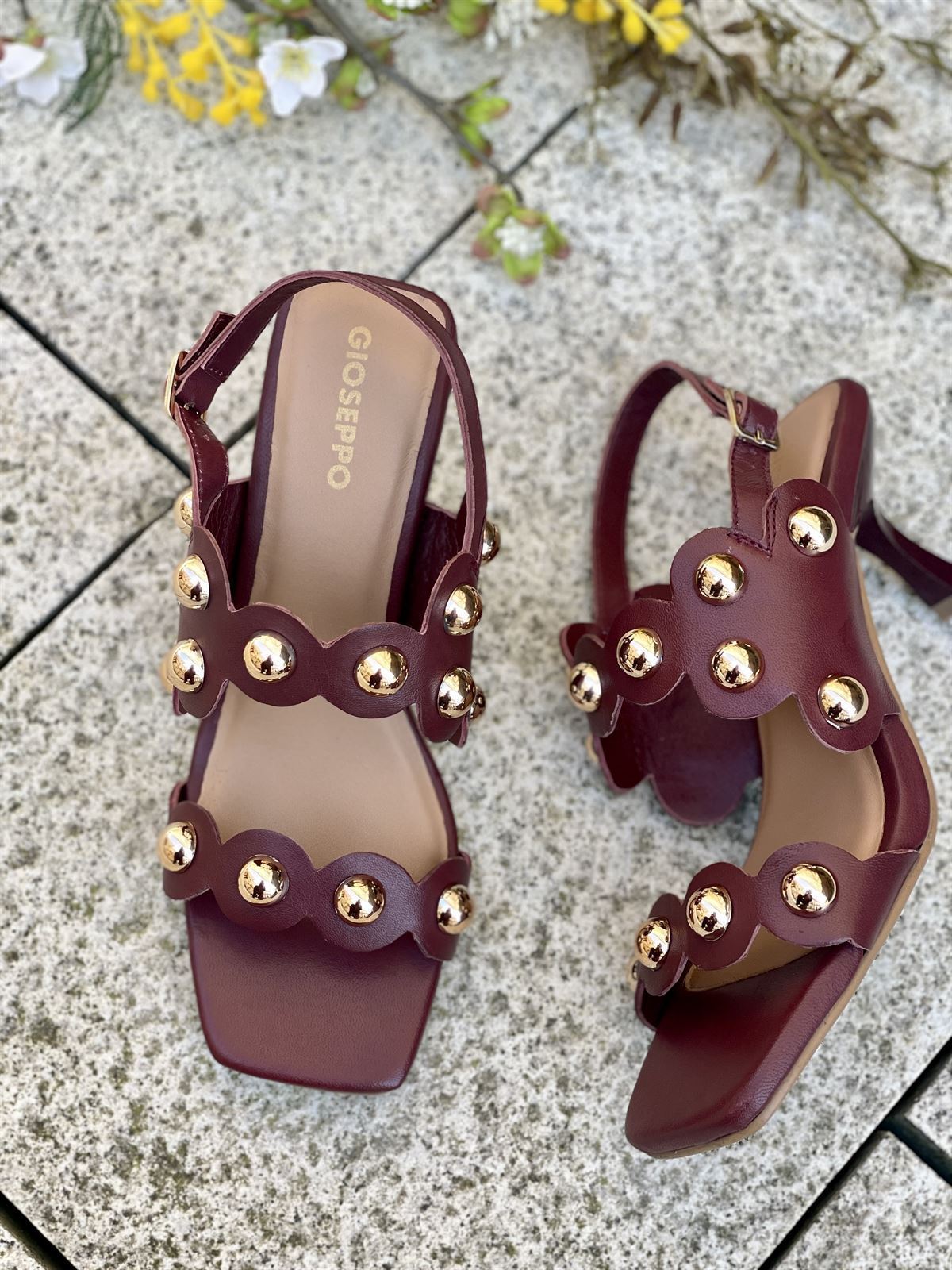 SANDALIAS TACÓN PIEL TACHAS KAKUMA REF: 78747- BURDEOS - Imagen 2