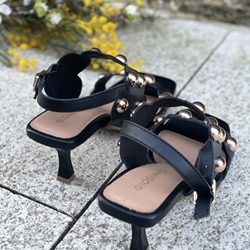 SANDALIAS TACÓN PIEL TACHAS KAKUMA REF: 78747- NEGRA - Imagen 2