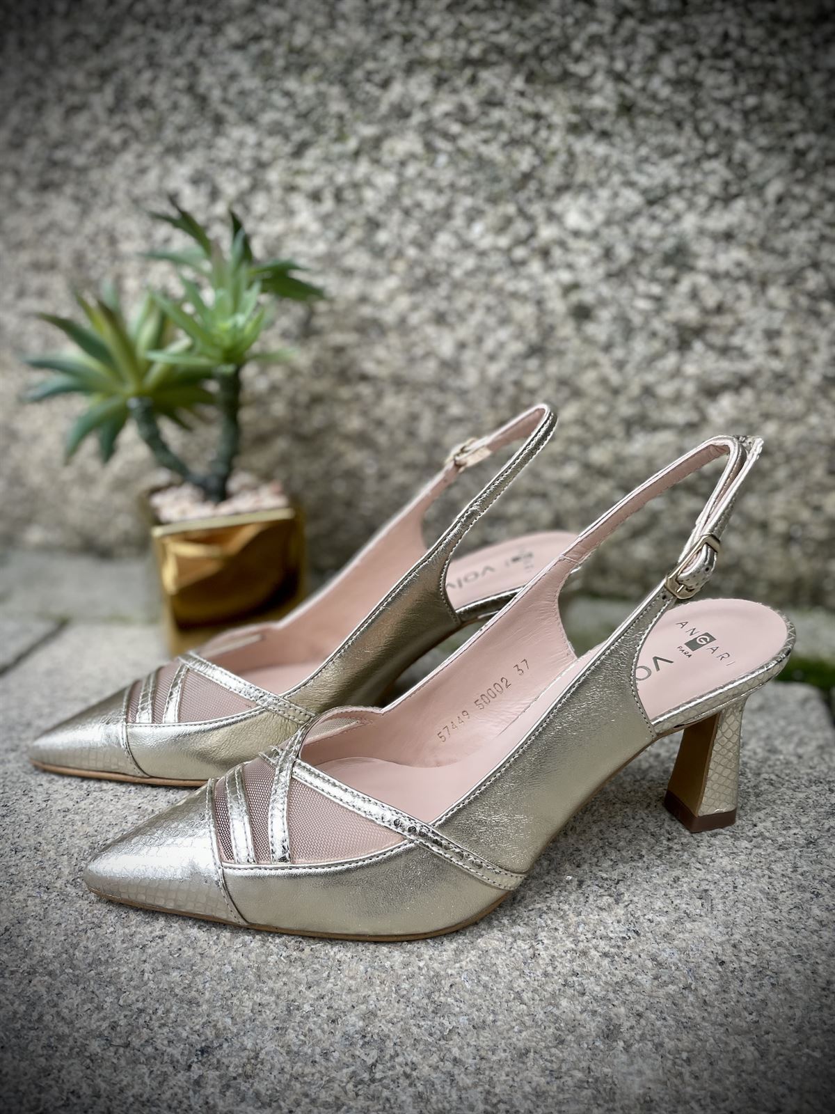 Stiletto Angari -33 vestir metalizado doradito - Imagen 4
