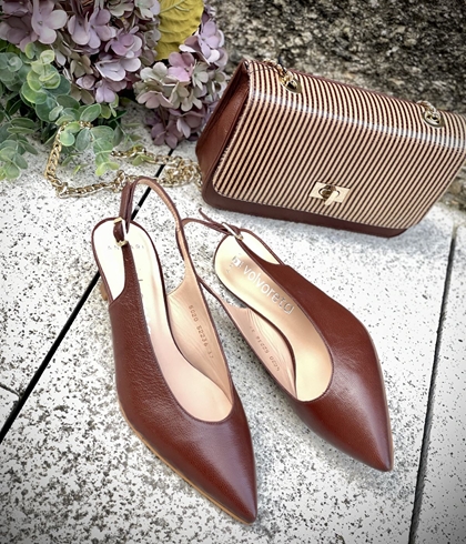 Stiletto Angari 52236 - 63 destalonado básico marrón chocolate - Imagen 1