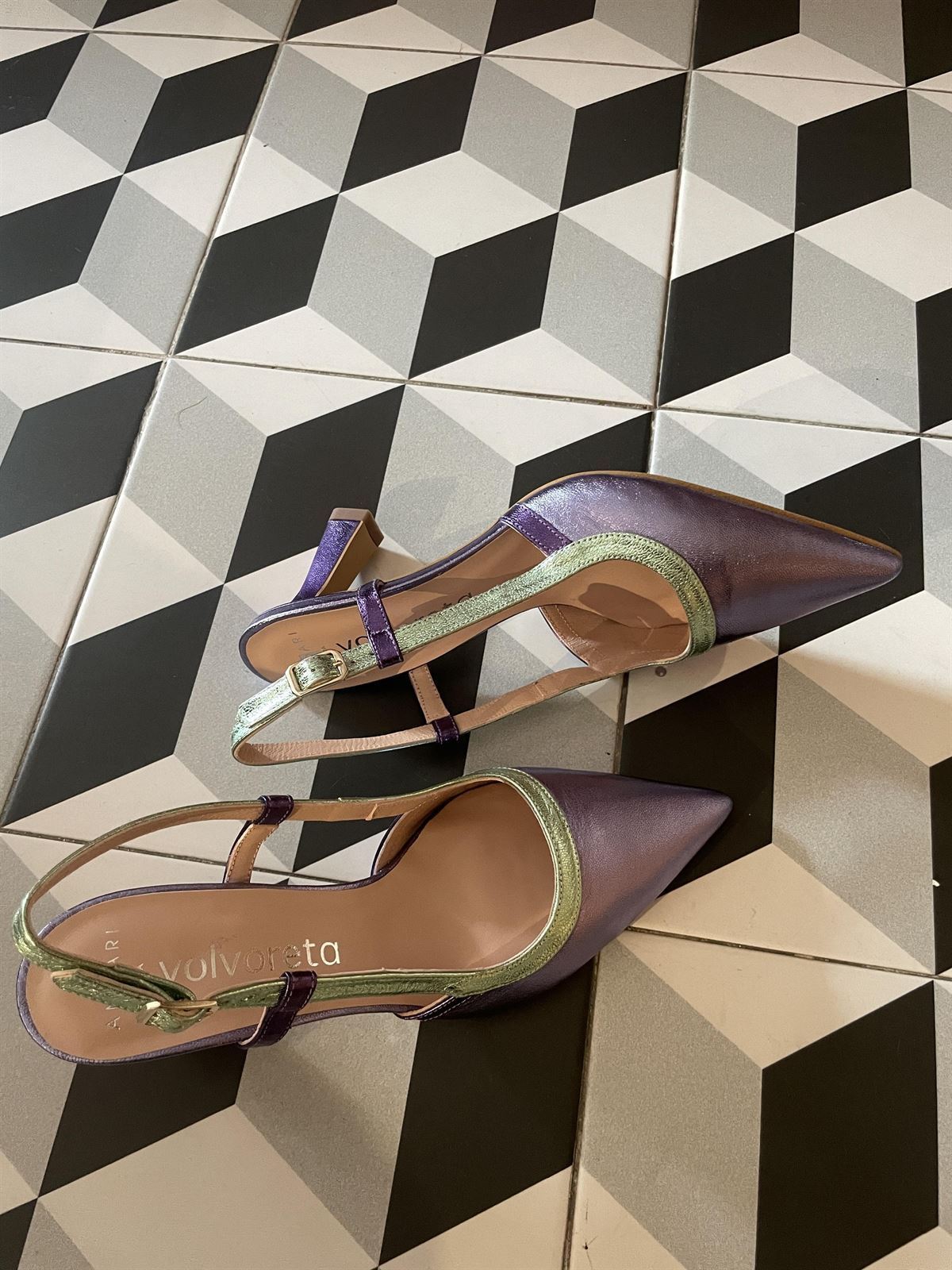 Stiletto Angari metalizado violeta - Imagen 3