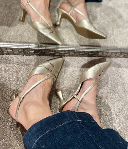 Stiletto Candelitas destalonado metalizado oro champagne - Imagen 2