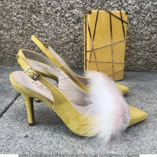 Stiletto Marián amarillo plumas - Imagen 3