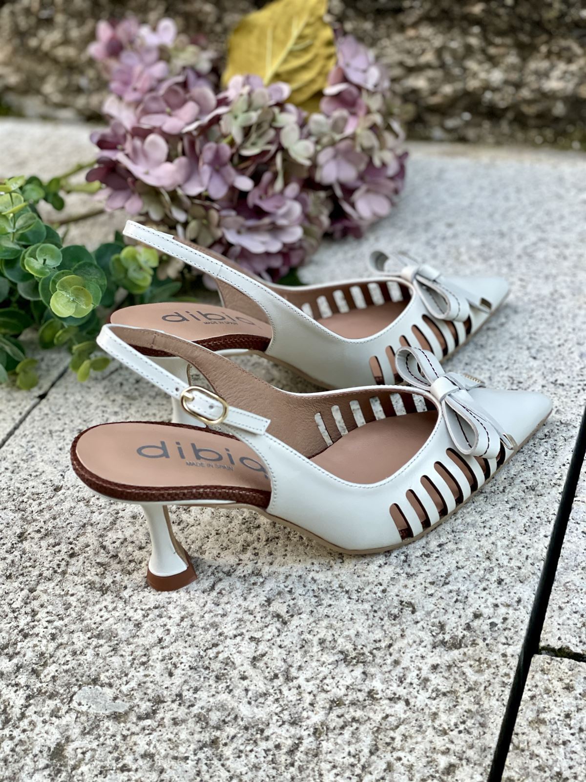 Stiletto tacón Dibia by Ezzio 56060 ante piel Color hielo - Imagen 2