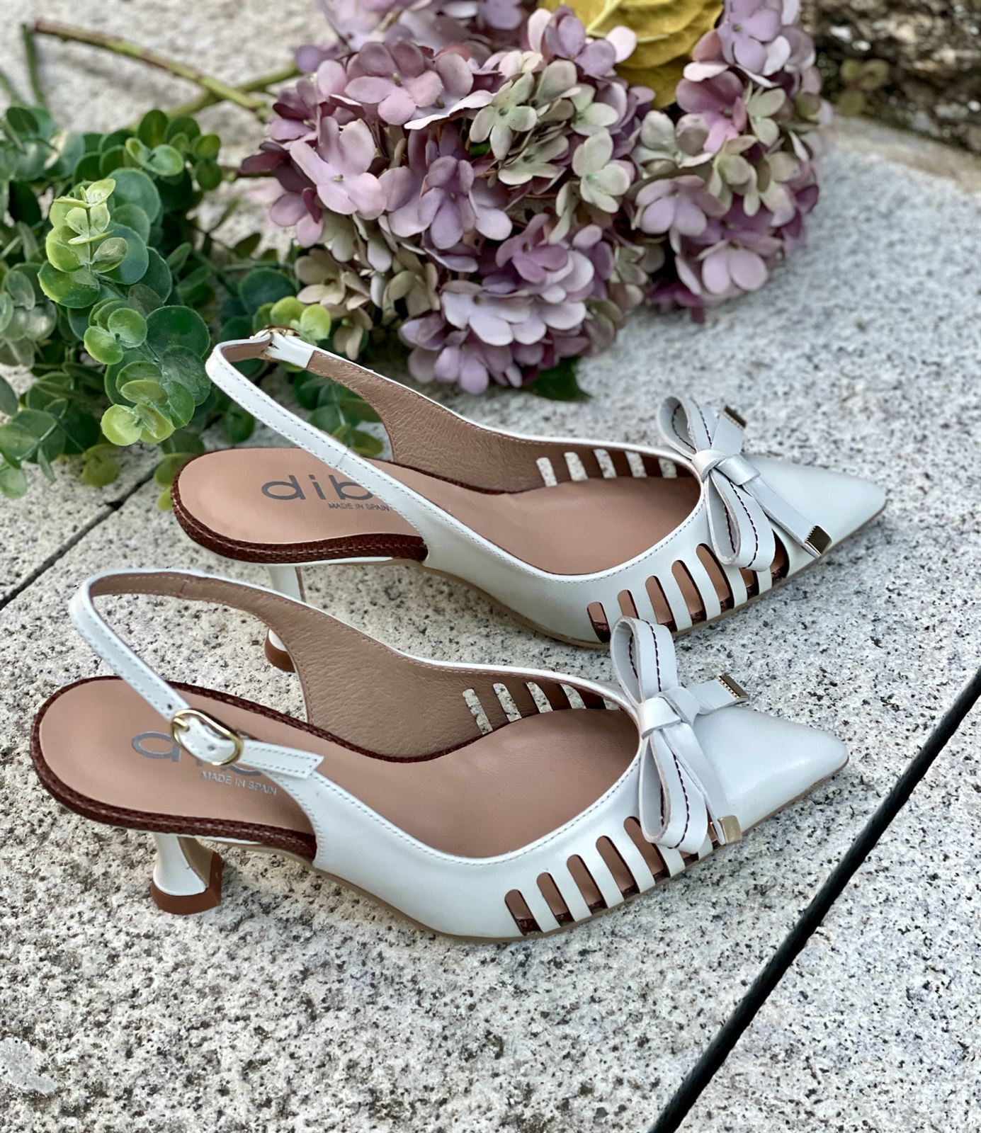 Stiletto tacón Dibia by Ezzio 56060 ante piel Color hielo - Imagen 3