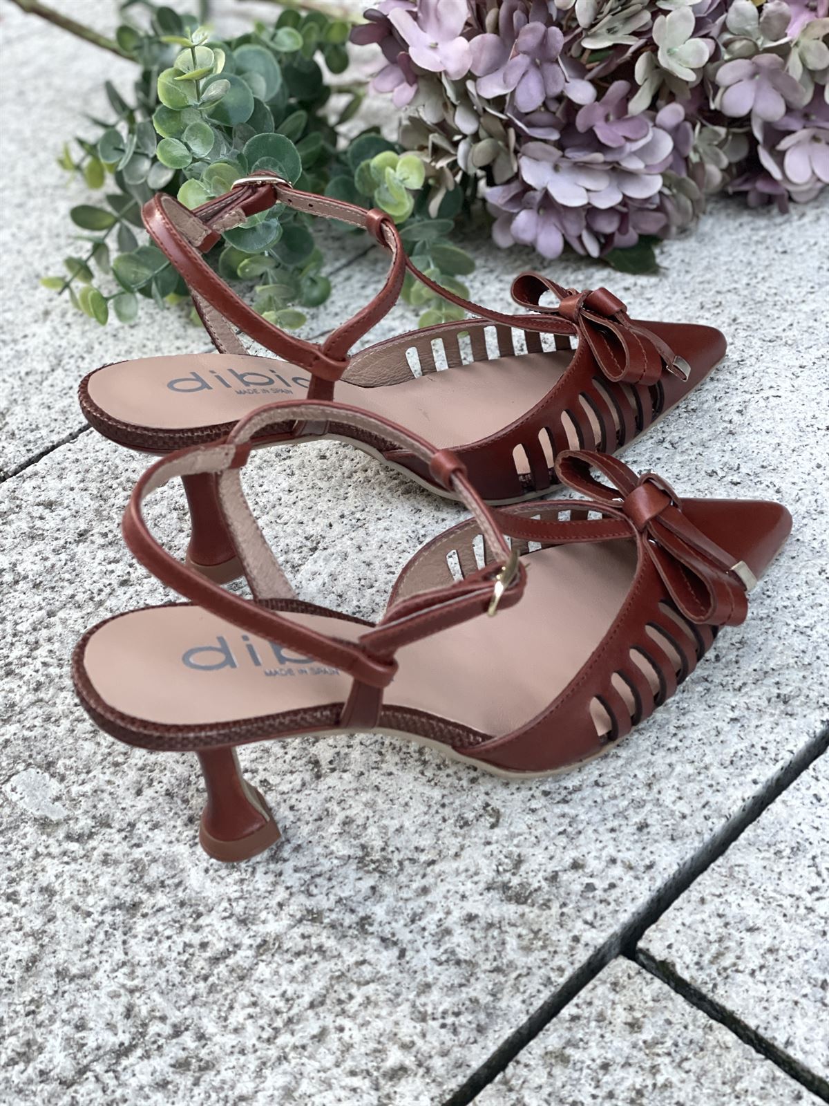 Stiletto tacón Dibia by Ezzio 56060 ante piel marrón - Imagen 1