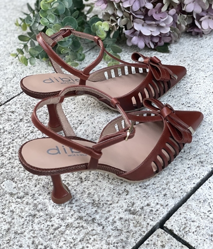 Stiletto tacón Dibia by Ezzio 56060 ante piel marrón - Imagen 1
