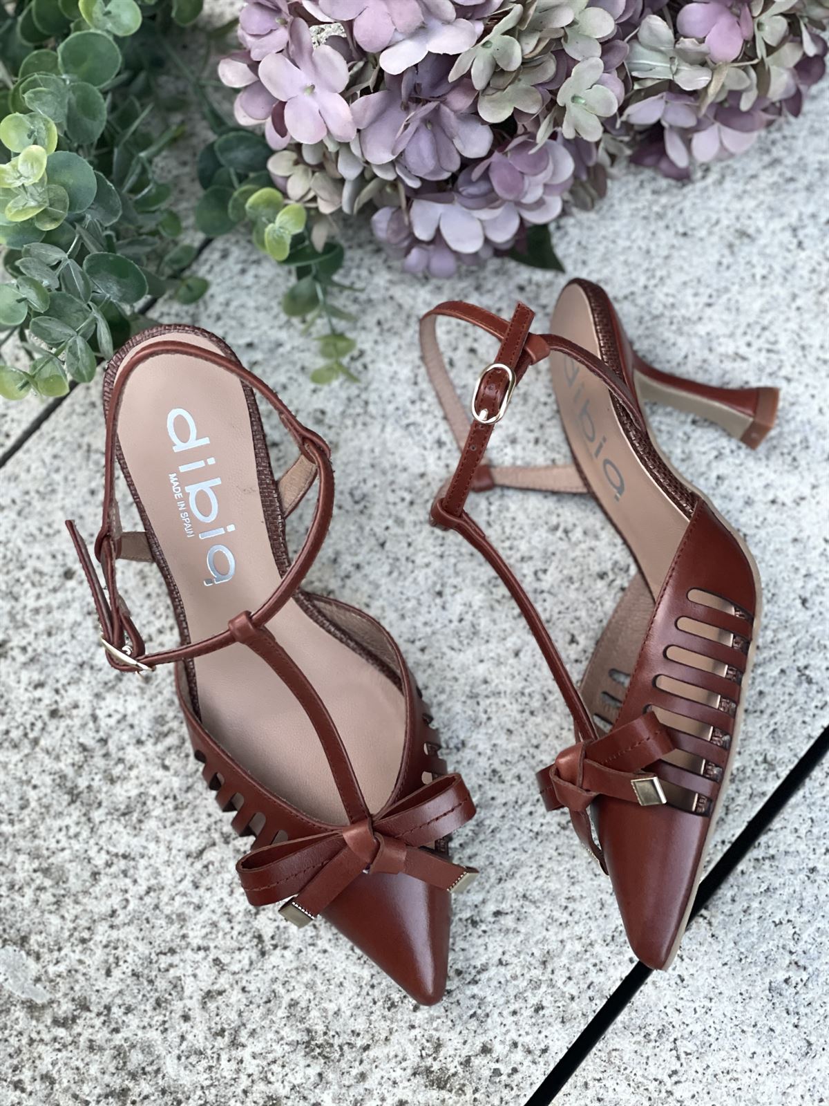 Stiletto tacón Dibia by Ezzio 56060 ante piel marrón - Imagen 2