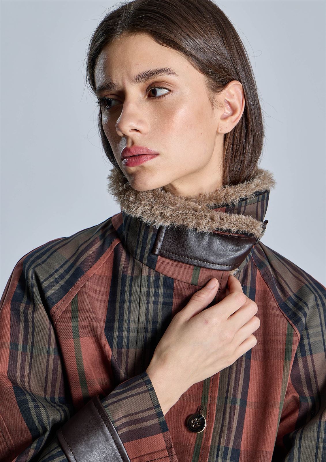 TRENCH Alba Conde 5670-380-81 Cuadros cuello desmontable - Imagen 2