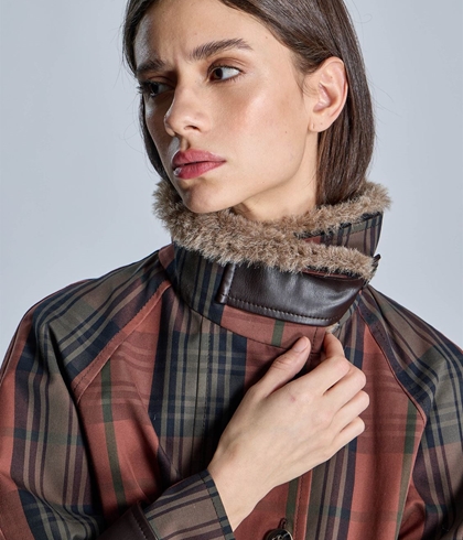 TRENCH Alba Conde 5670-380-81 Cuadros cuello desmontable - Imagen 2