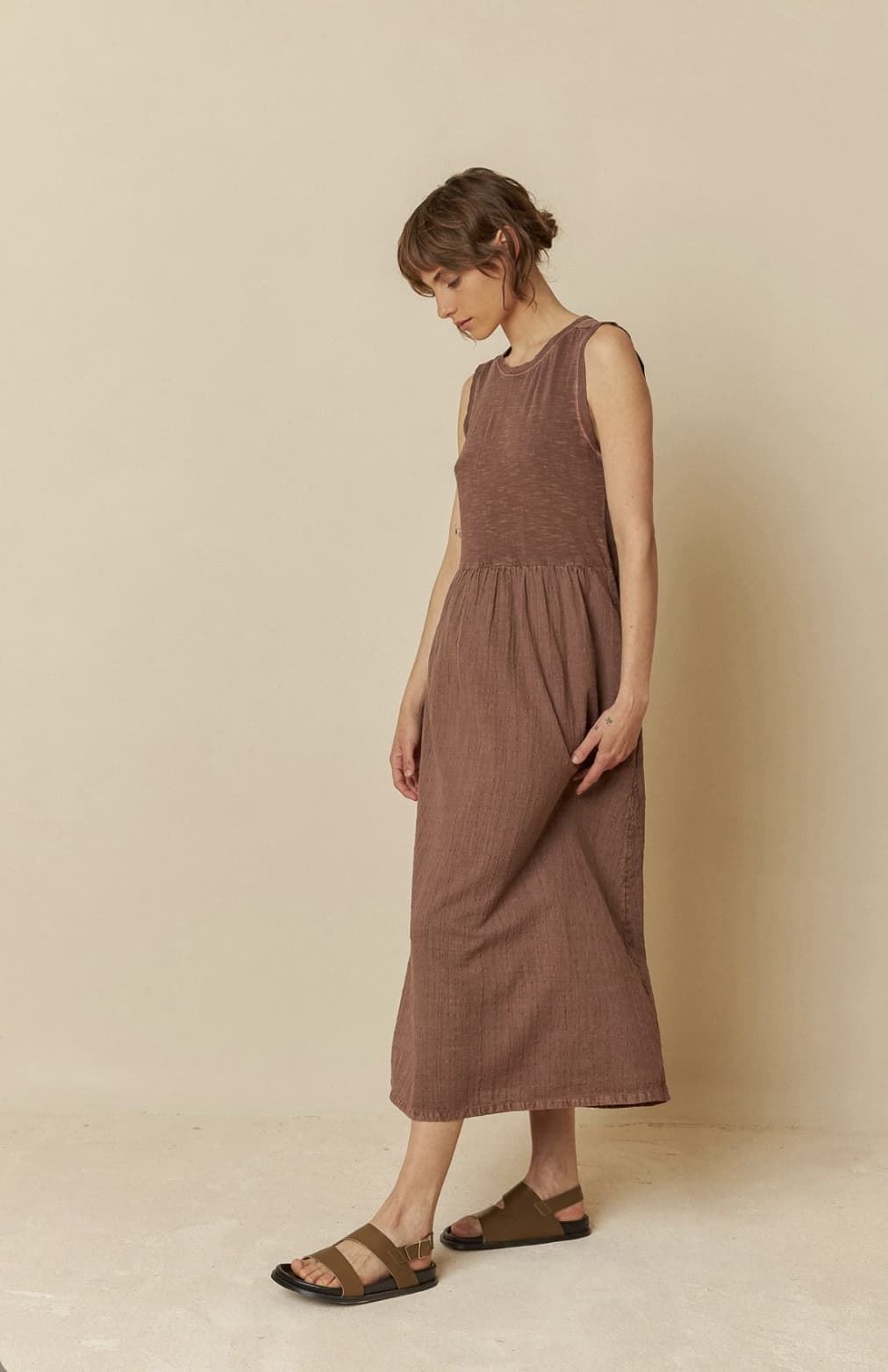 Vestido AD 370 Indi & Cold Efecto lavado chocolate - Imagen 3