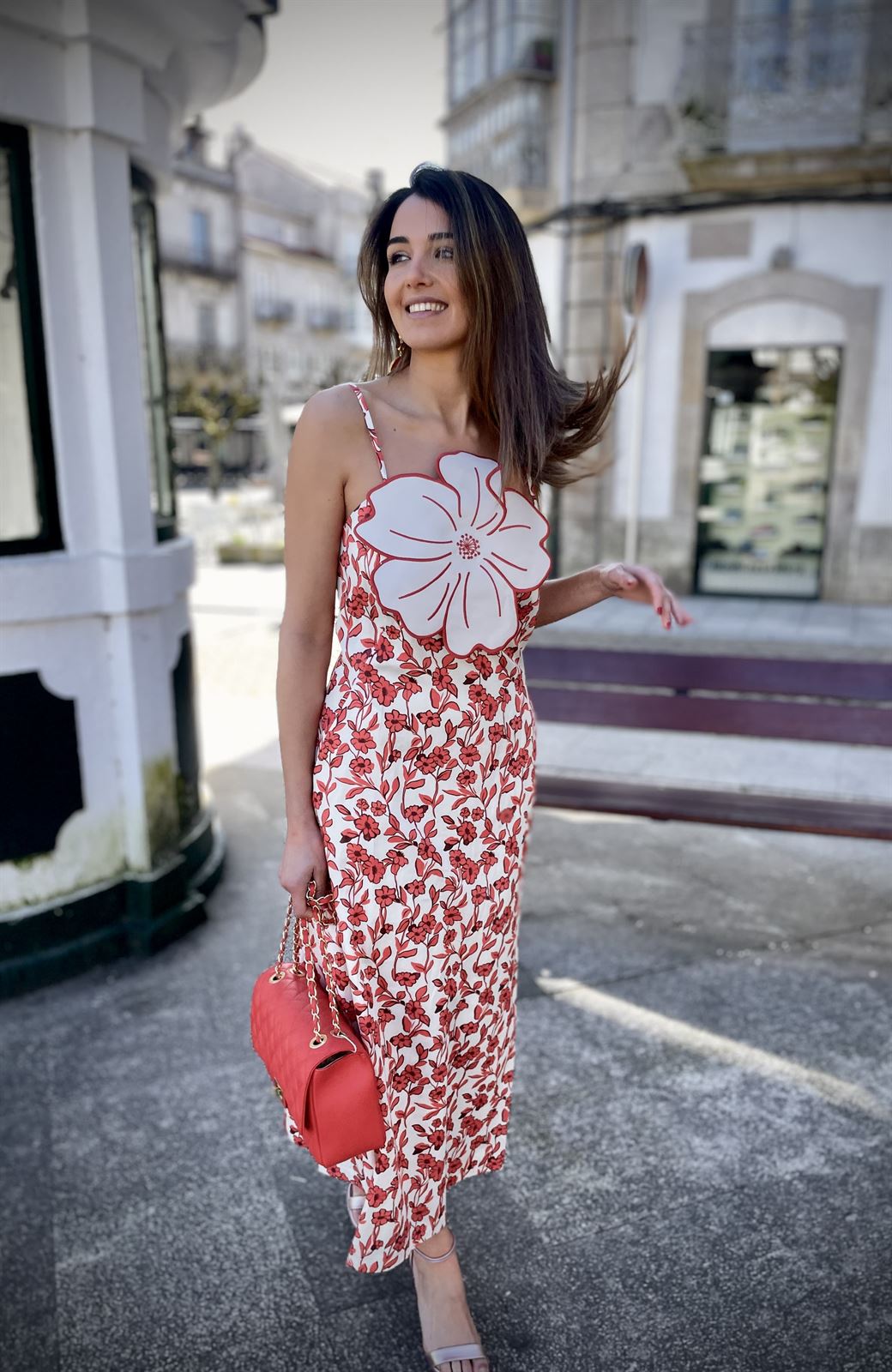 Vestido Alba conde 1409 flor blanco rojo - Imagen 2