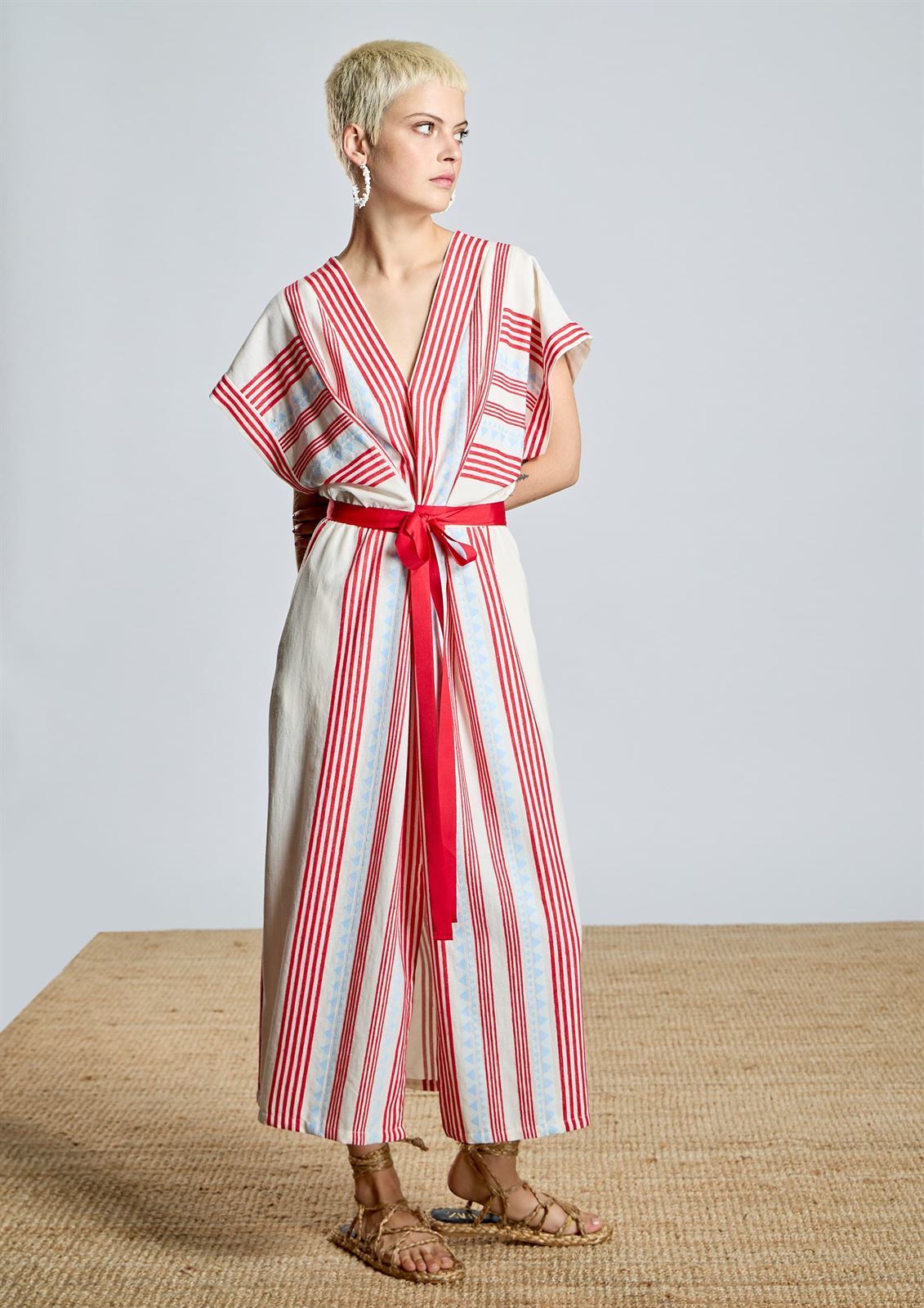 Vestido Alba Conde 2405-418-11 largo rayas lazada azules y rojos. - Imagen 4