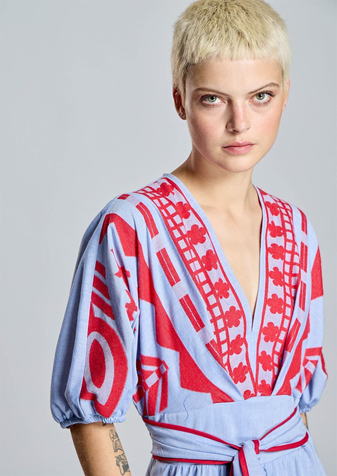 Vestido Alba Conde 2406-417-36 étnico azul bordado - Imagen 3