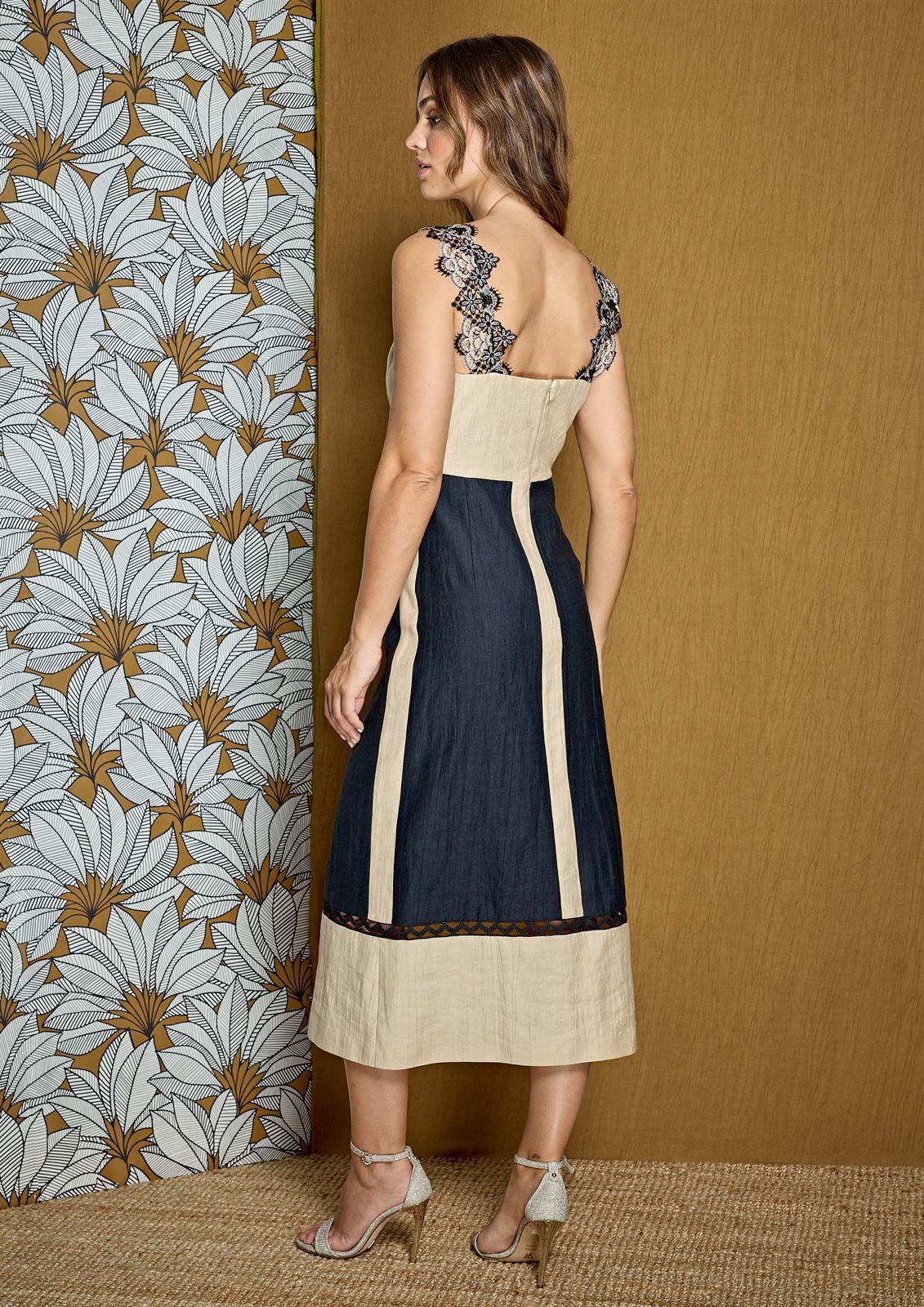 vestido Alba Conde 3429-843-20 fiesta detalle encaje escote negro - Imagen 4