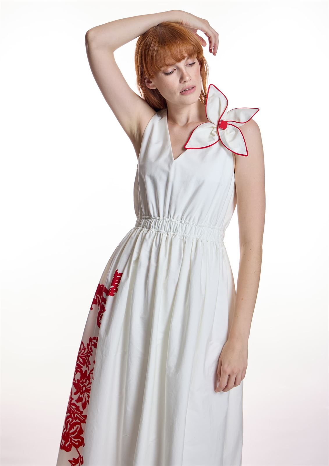 Vestido Alba Conde LARGO CON ESTAMPADO FLORAL - Imagen 5