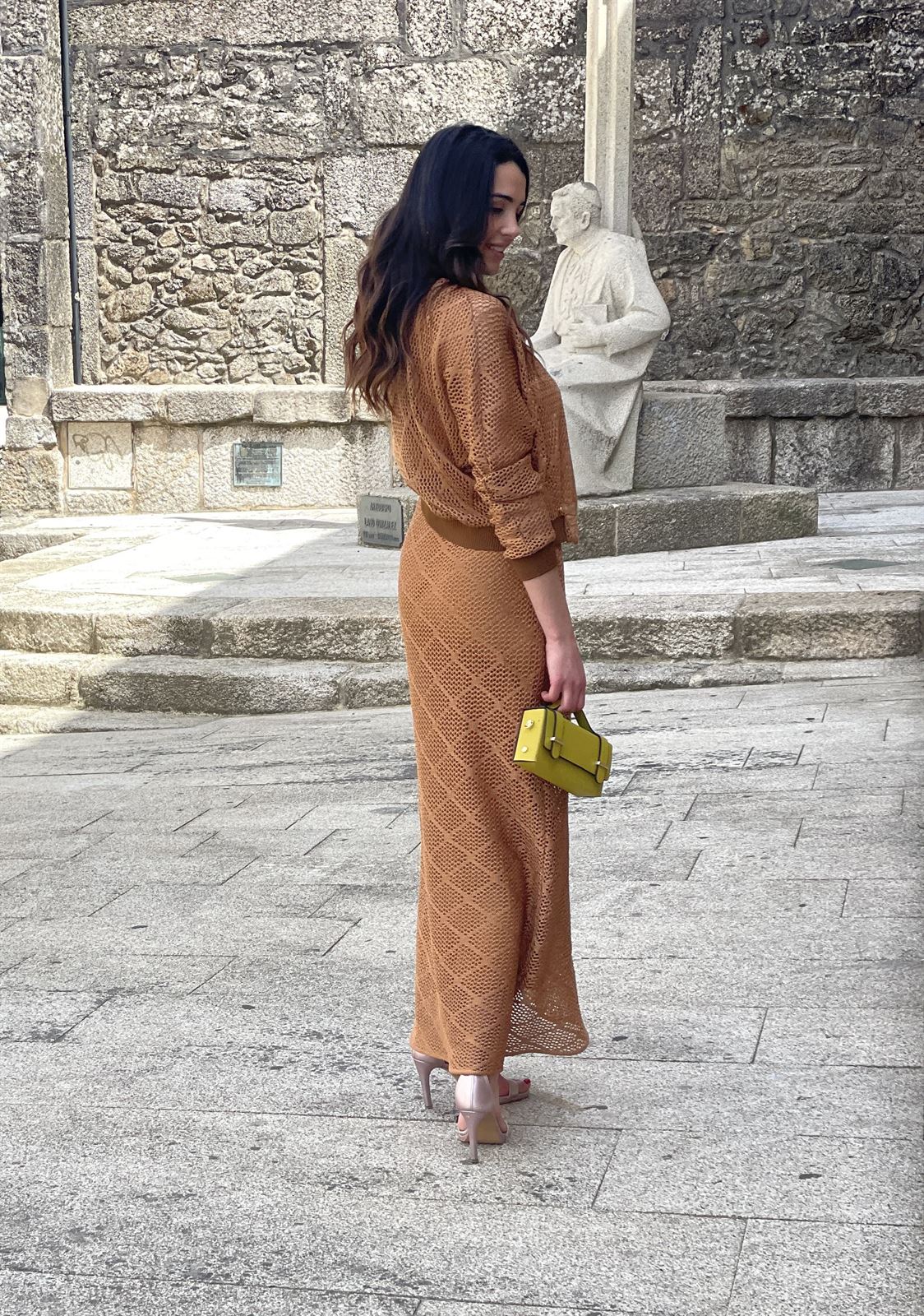 Vestido ARGGIDO 49500 punto crochet camel - Imagen 6