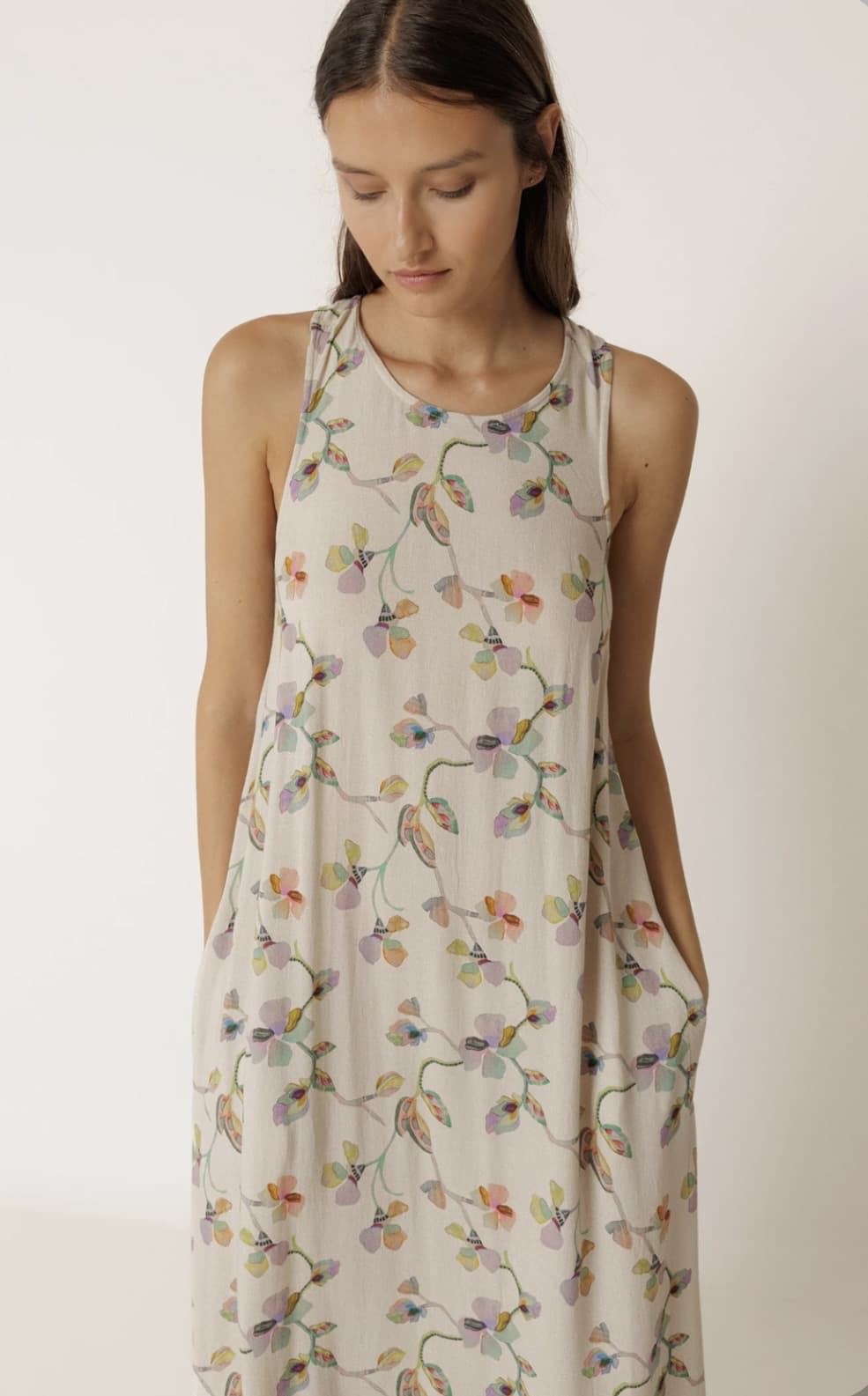 Vestido Indi & Cold  AD100 Espalda cruzada floral ecru crudo - Imagen 3