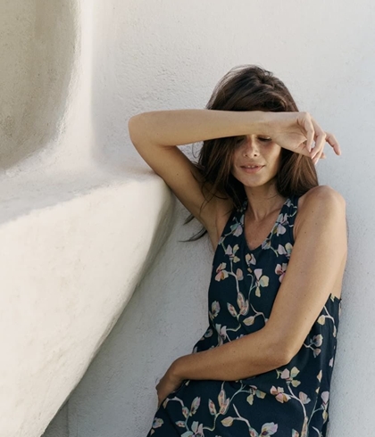 Vestido Indi & Cold  AD100 Espalda cruzada floral Navy marino - Imagen 2