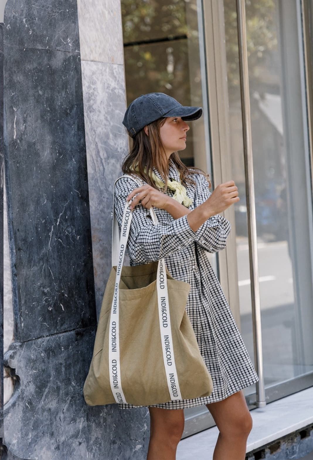VESTIDO Indi & Cold  AD130 corto oversize negro - Imagen 4