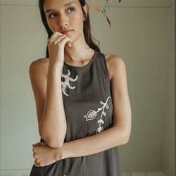 Vestido Indi & Cold   AD180 BORDADO NATURALEZA  gris LINO CARBÓN - Imagen 1