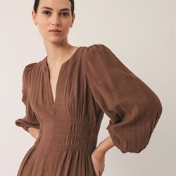 Vestido Indi & Cold algodón crepado marrón tabaco - Imagen 1