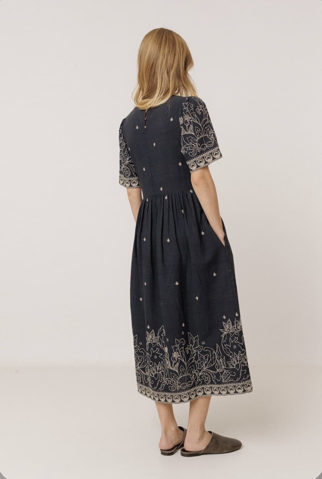 Vestido Indi & Cold BK170V ESTIDO BORDADO Navy azul - Imagen 3