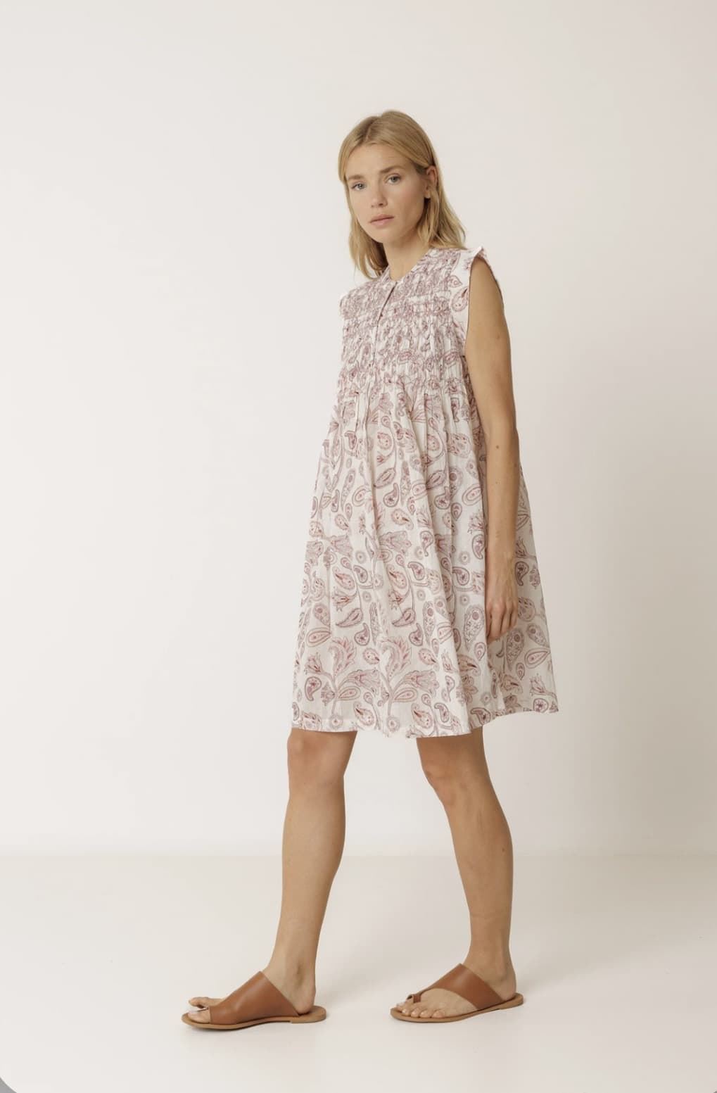 Vestido Indi & Cold  KI133 CORTO SMOCK crudo estampado lichi - Imagen 1