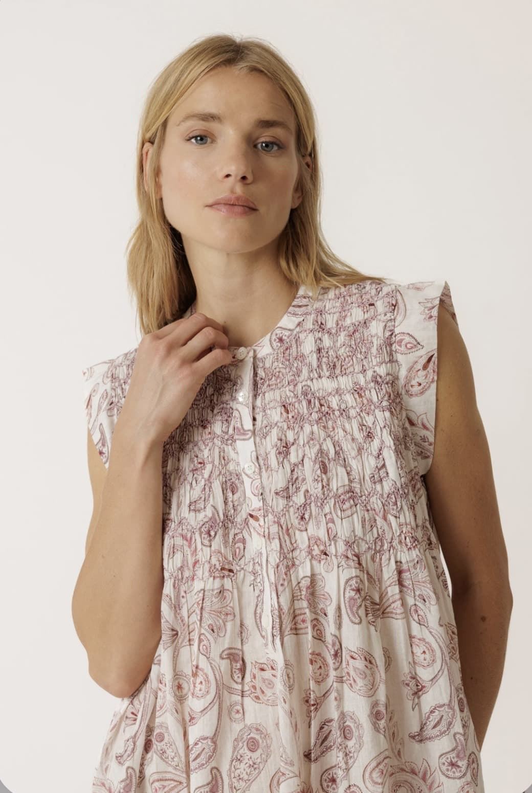 Vestido Indi & Cold  KI133 CORTO SMOCK crudo estampado lichi - Imagen 2