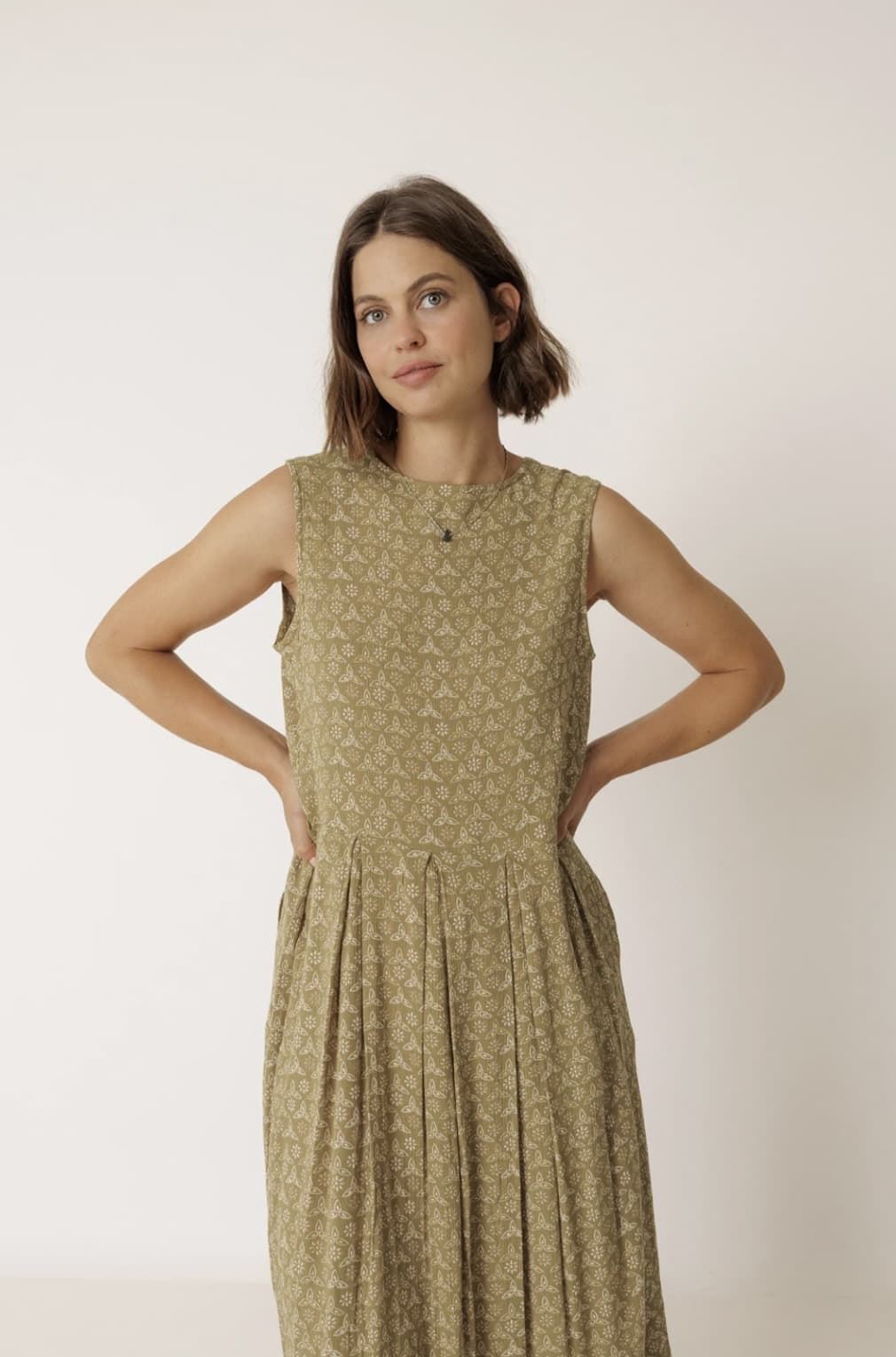 Vestido Indi & Cold  MI140 MULTIPOSICIÓN BLOCKPRINT verde khaki - Imagen 1