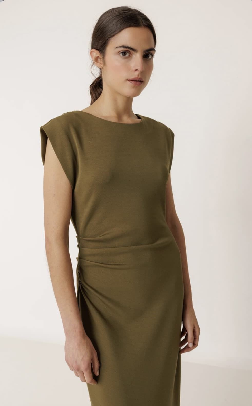 Vestido Indi & Cold NM440 AJUSTADO PLIEGUES  verde khaki - Imagen 1